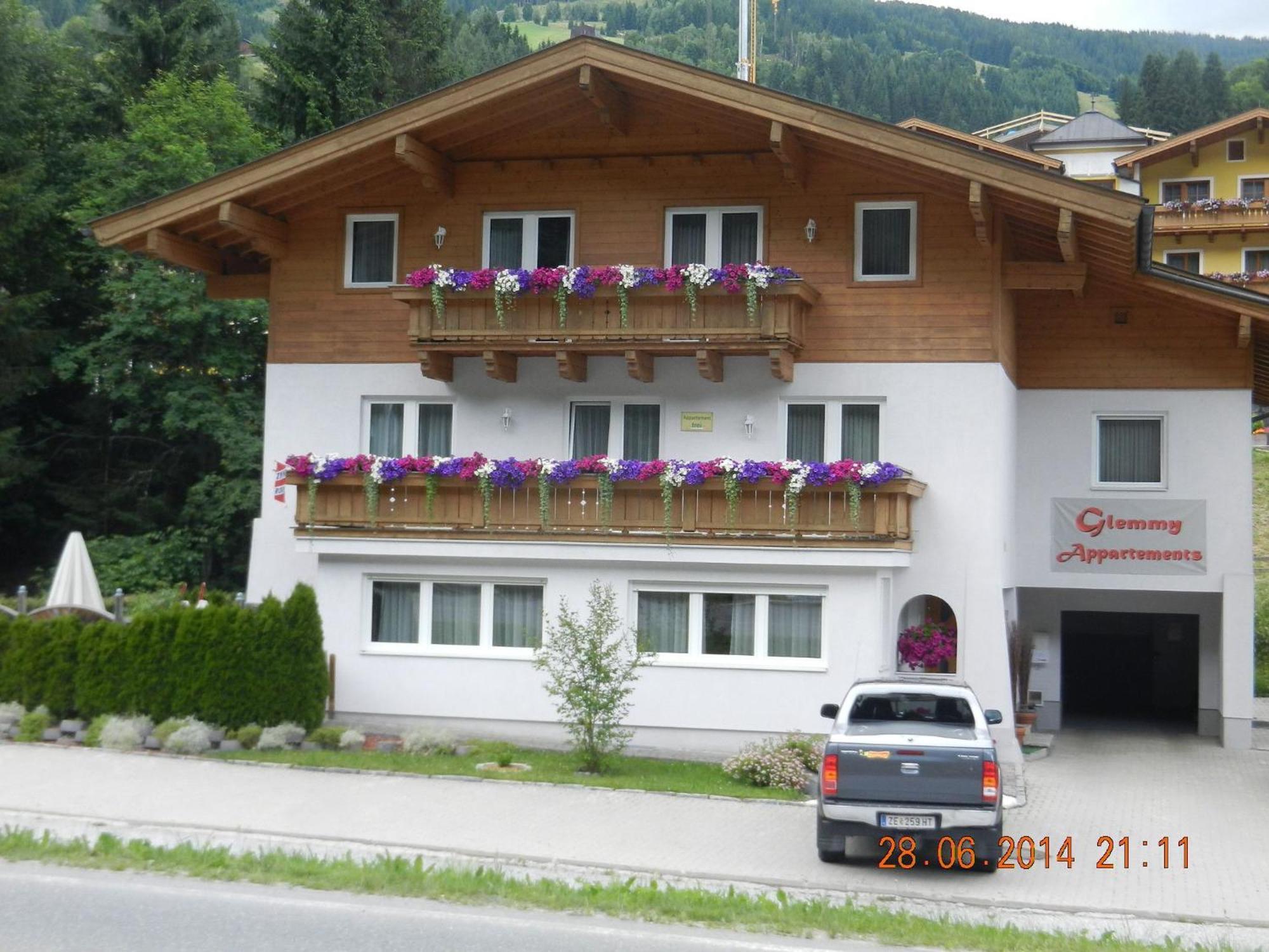 Glemmy Appartements Inkl Sommercard Viehhofen Oda fotoğraf