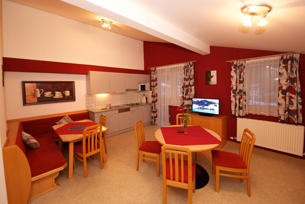 Glemmy Appartements Inkl Sommercard Viehhofen Oda fotoğraf